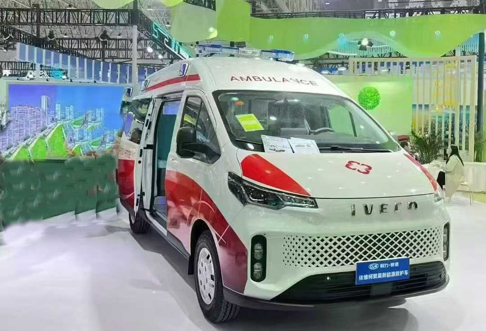 依維柯聚星純電動救護車,88.8度電,續航420公里,EV